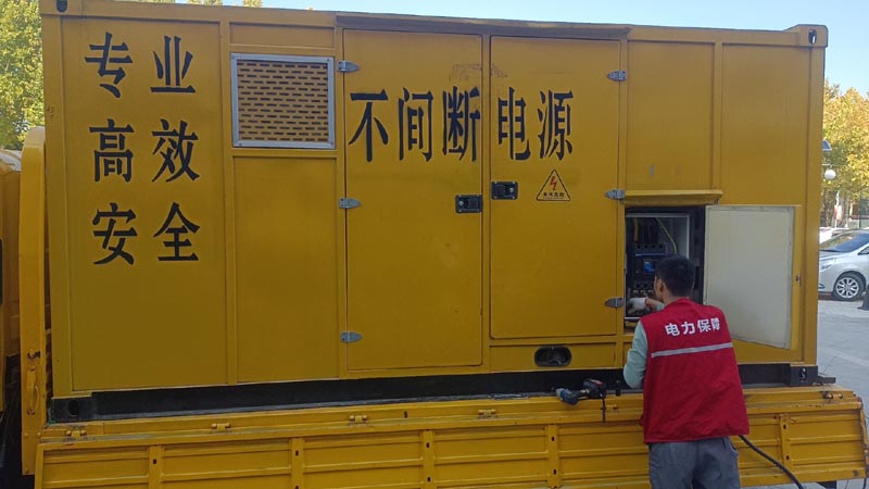 蒲城柴油发电机组和UPS电源配合使用时，如何避免切换过程中的电力中断？
